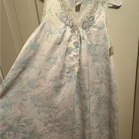 Vintage Eve Stillman Satin Nightgown NWT large - pristine condition - Picture 4 of 8